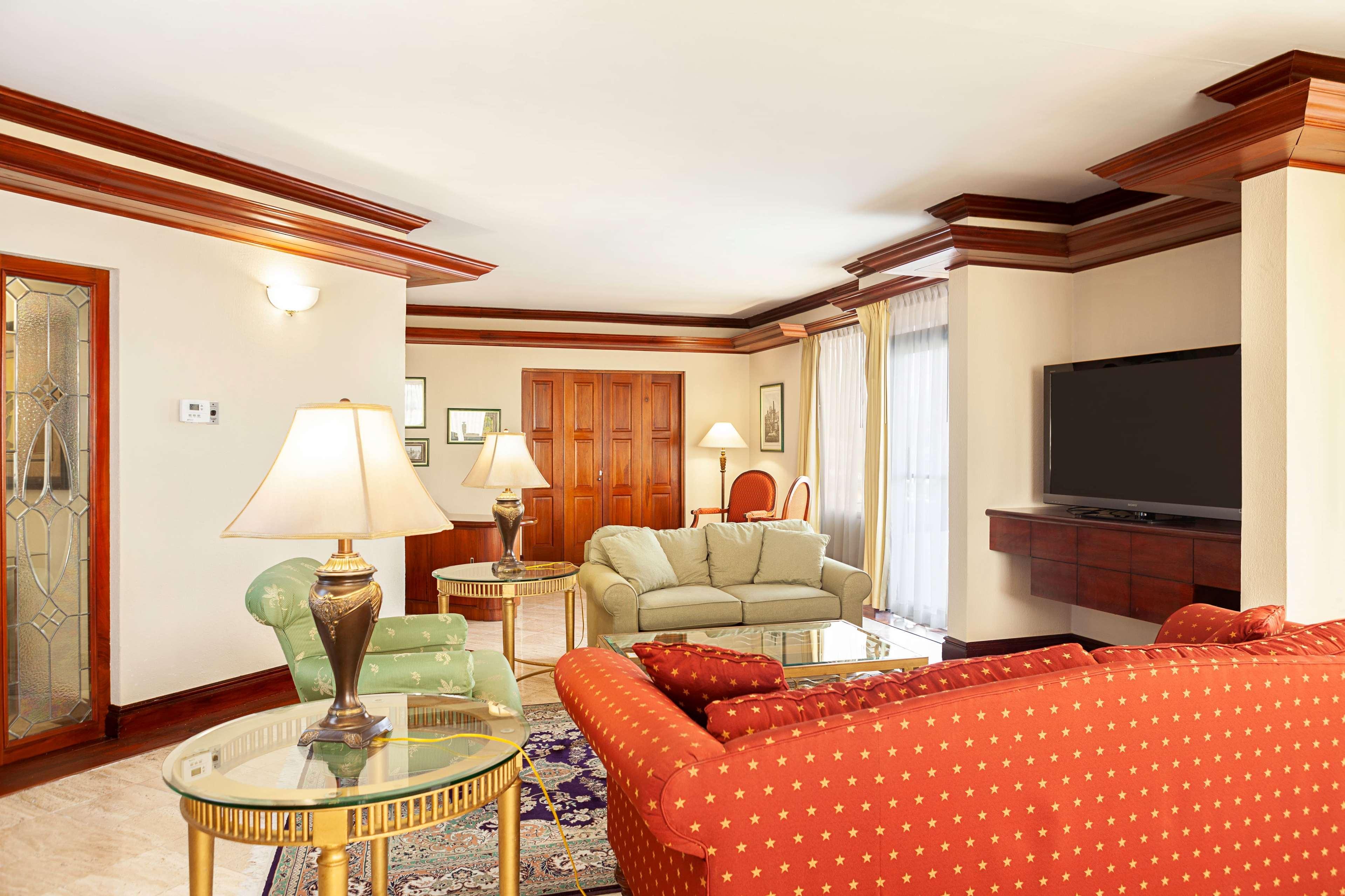 Wyndham San Jose Herradura Екстериор снимка Living room