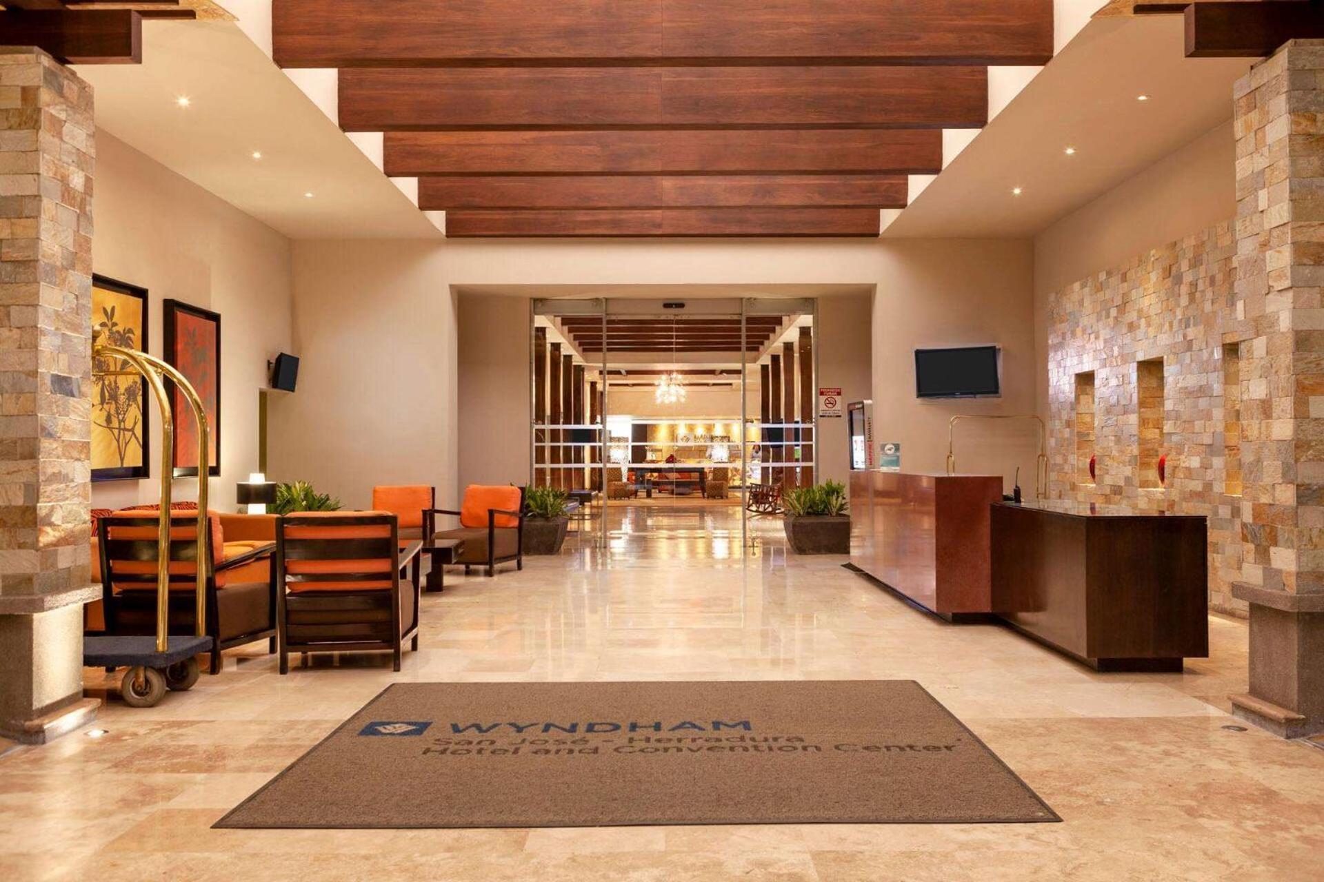Wyndham San Jose Herradura Екстериор снимка Lobby of the hotel